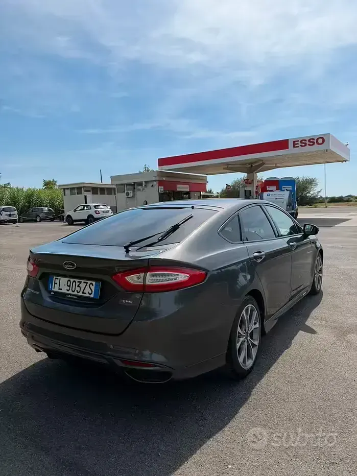 Usata Ford Mondeo 150 CV (110 kW) 2017 Grigio Berlina