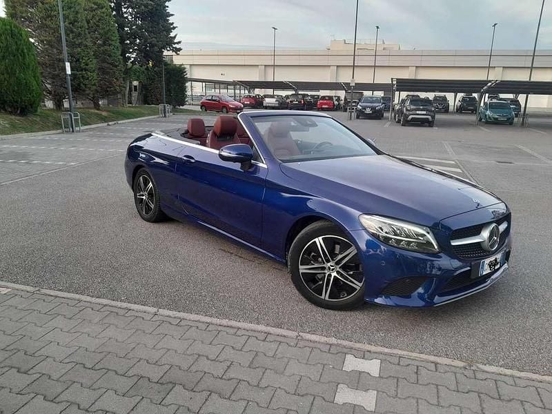 Usata Mercedes C220 Premium Plus 194 CV (142 kW) 2021 Blu/azzurro Cabrio
