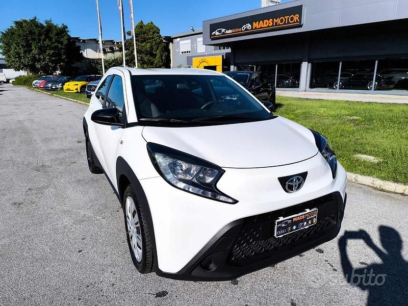 Bianco Usata 2025 Toyota Aygo X Active SUV | 15.999 € (Buon prezzo) - Immagine 1/4