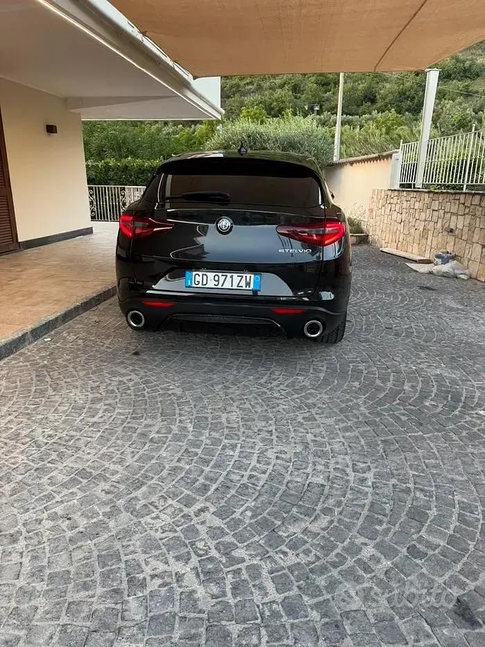 Usata Alfa Romeo Stelvio 160 CV (117 kW) 2021 Nero SUV