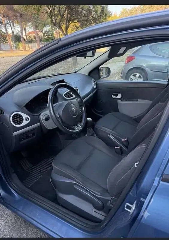 Usata Renault Clio II 75 CV (55 kW) 2011 Berlina