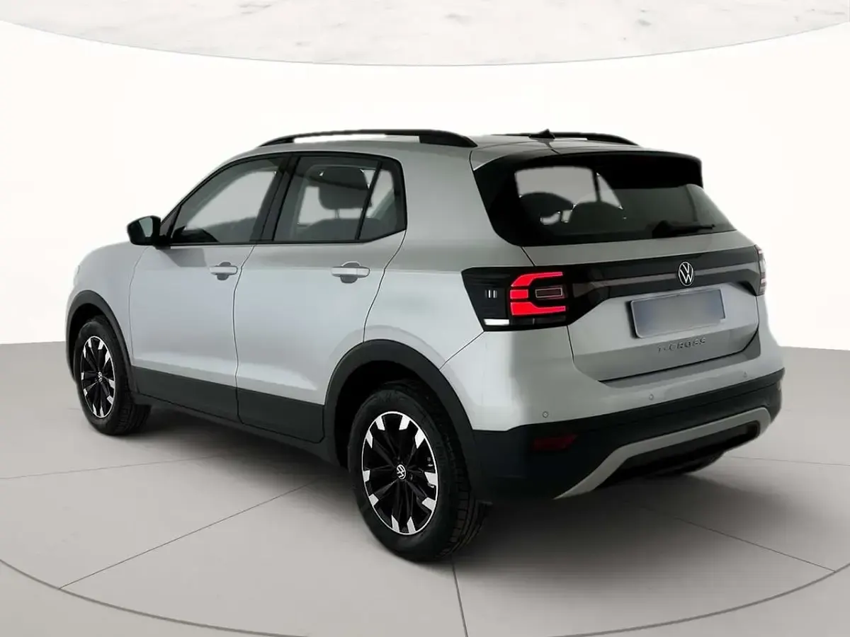 Usata VW T-Cross Style 110 CV (80 kW) 2023 Reflex silver metallizzato SUV