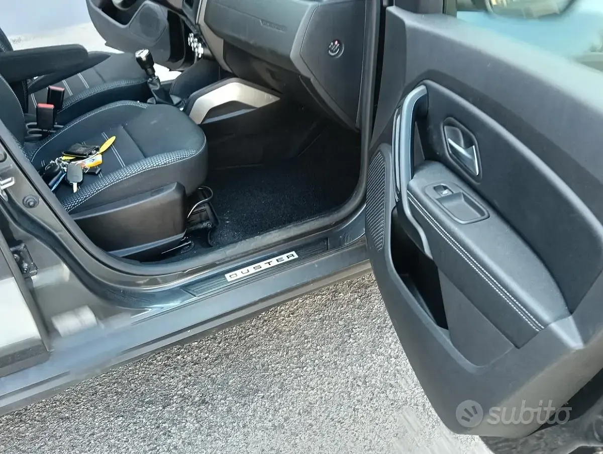 Usata Dacia Duster Prestige 116 CV (85 kW) 2020 Grigio SUV