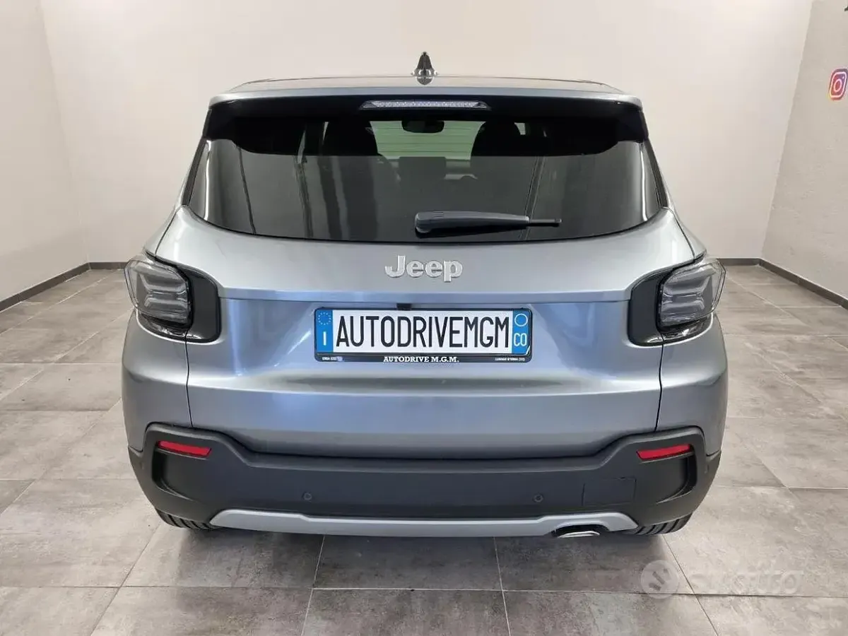 Usata Jeep Avenger Summit 101 CV (74 kW) 2025 Grigio SUV