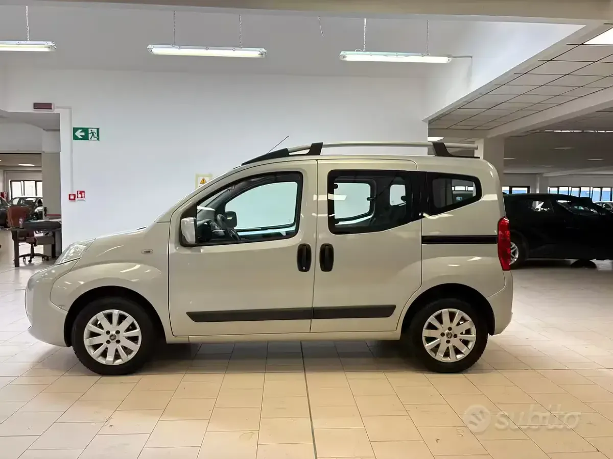Usata Fiat Qubo Dynamic 75 CV (55 kW) 2015 Grigio Monovolume