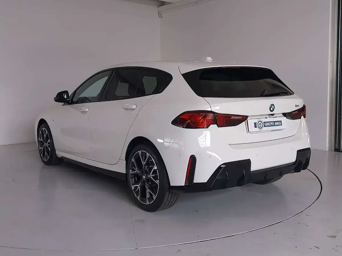 Usata BMW 120 M Sport 170 CV (125 kW) 2025 Alpine white Utilitaria
