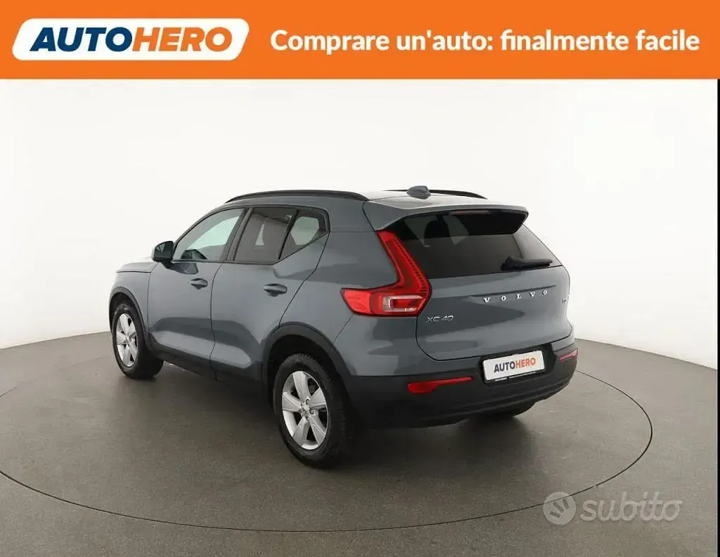 Usata Volvo XC40 Momentum 163 CV (119 kW) 2020 Grigio SUV