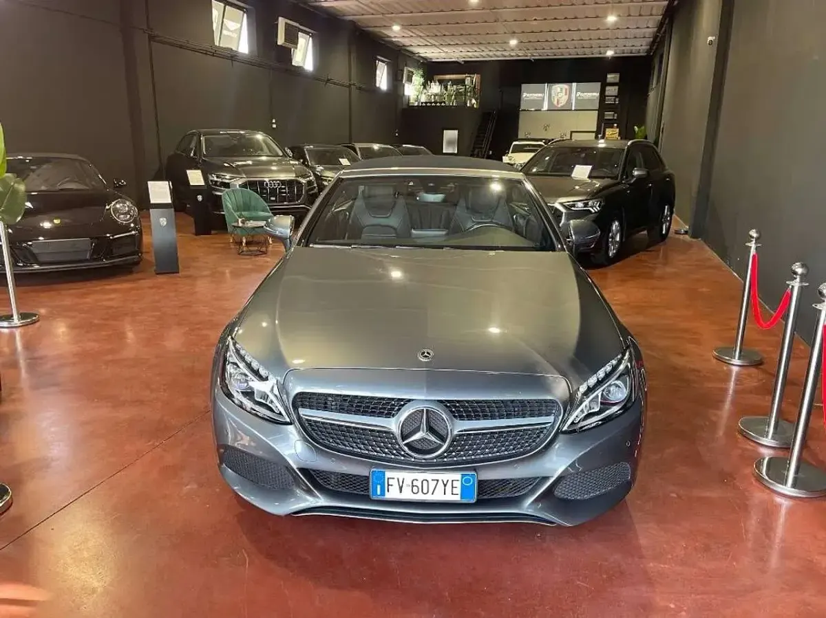 Usata Mercedes C220 170 CV (125 kW) 2019 Grigio Cabrio
