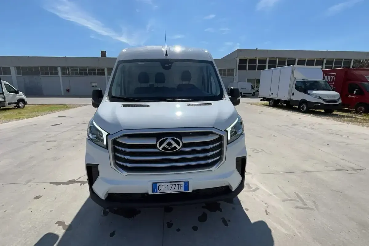 Usata Maxus V90 150 CV (110 kW) 2024 Blanc white Furgone