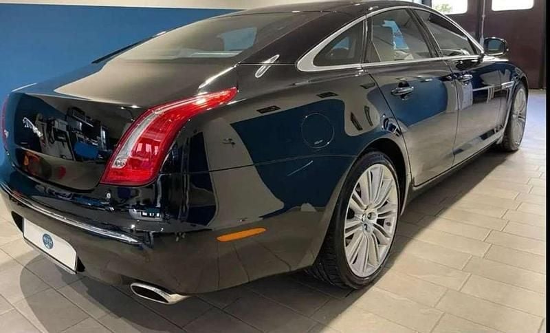 Usata Jaguar XJ Executive 207 CV (152 kW) 2010 Nero Berlina