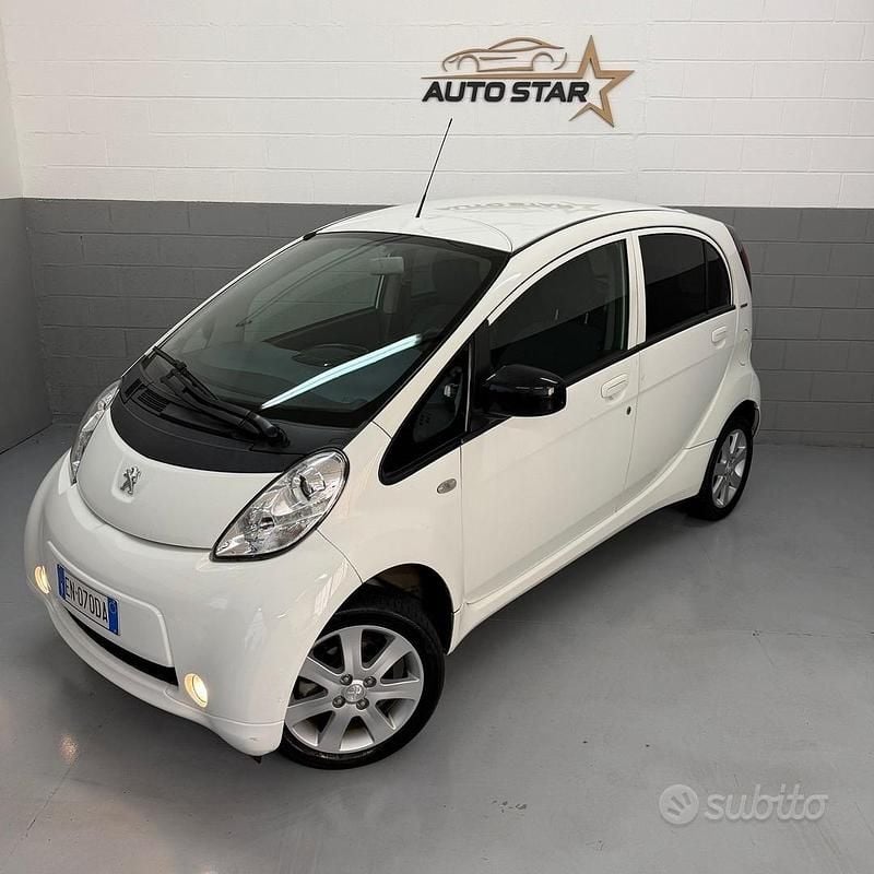 Usata Peugeot iON Active 49 kW (67 CV) 2012 Bianco Utilitaria