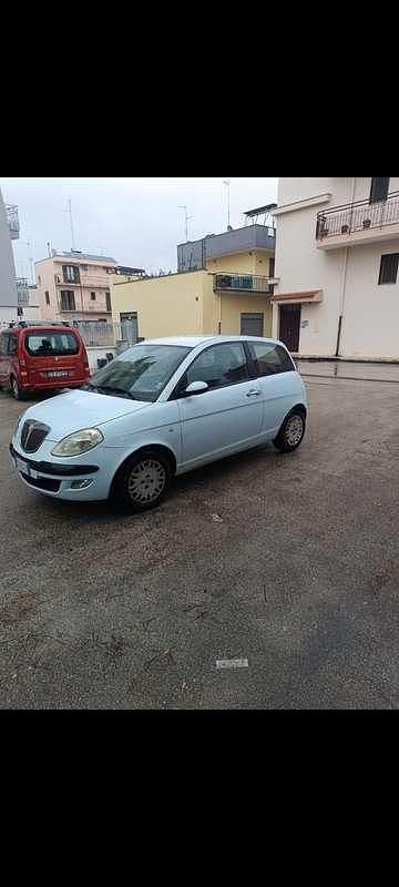 Usata Lancia Ypsilon 70 CV (51 kW) 2005 Utilitaria