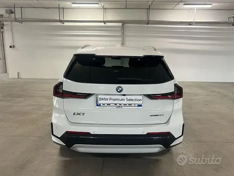 Begagnad BMW iX1 xLine 150 kW (204 HK) 2025 Vit SUV