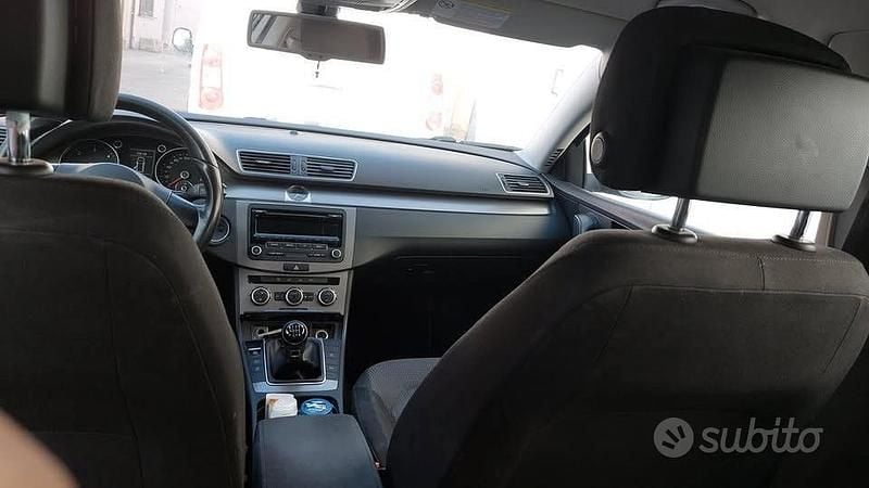 Usata VW Passat 105 CV (77 kW) 2012 Blu Station wagon