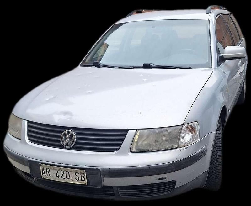 Usata VW Passat 110 CV (80 kW) 1998 Grigio Station wagon