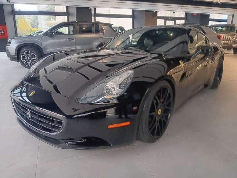 Nero Usata 2012 Ferrari California Cabrio | 149.000 € - Immagine 1/4