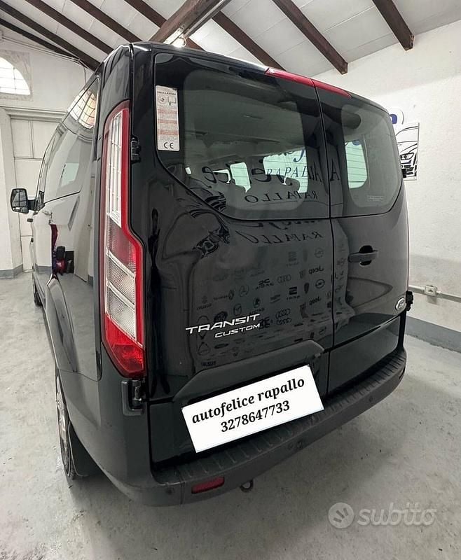 Usata Ford Tourneo Trend 130 CV (95 kW) 2017 Nero Monovolume