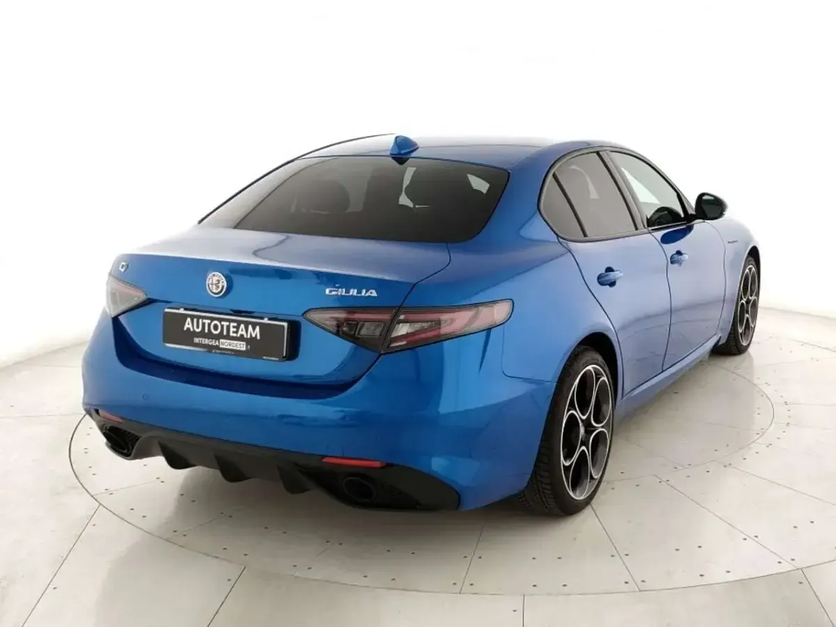 Usata Alfa Romeo Giulia Competizione 211 CV (155 kW) 2023 Blu Berlina