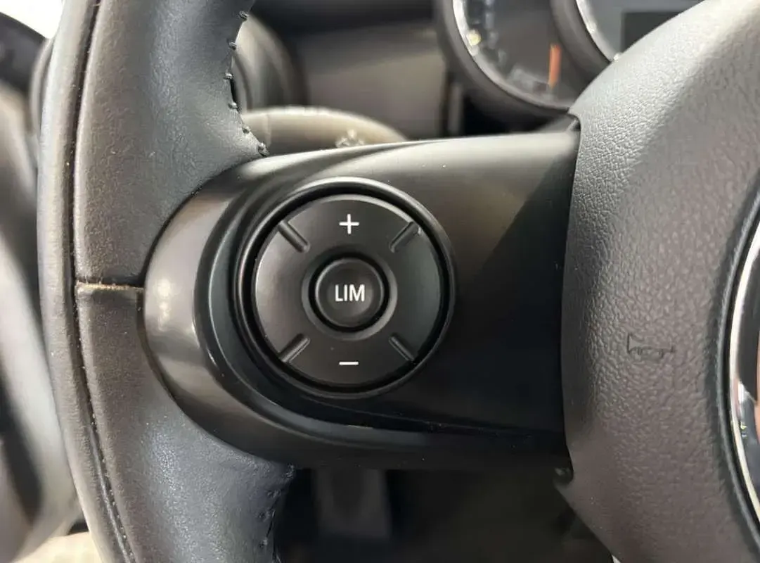 Usata Mini ONE 102 CV (75 kW) 2020 Utilitaria