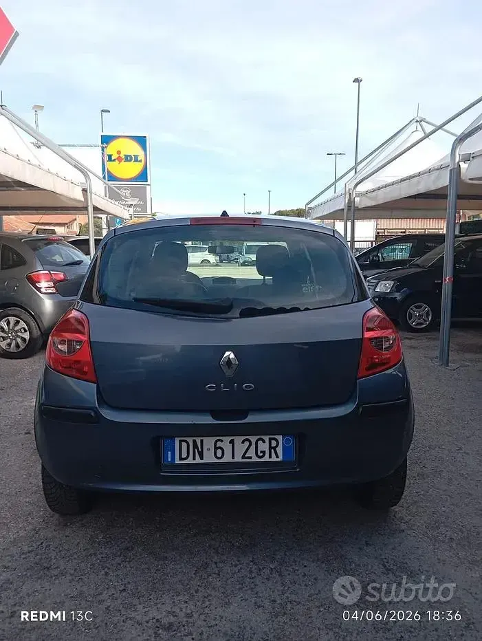 Usata Renault Clio II Dynamique 75 CV (55 kW) 2008 Blu Berlina