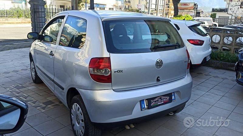 Usata VW Fox 70 CV (51 kW) 2006 Bianco Utilitaria