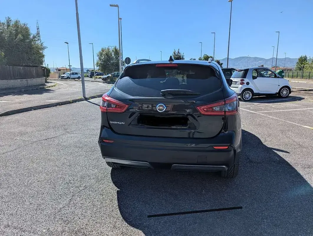 Usata Nissan Qashqai N-Connecta 110 CV (80 kW) 2018 Nero SUV