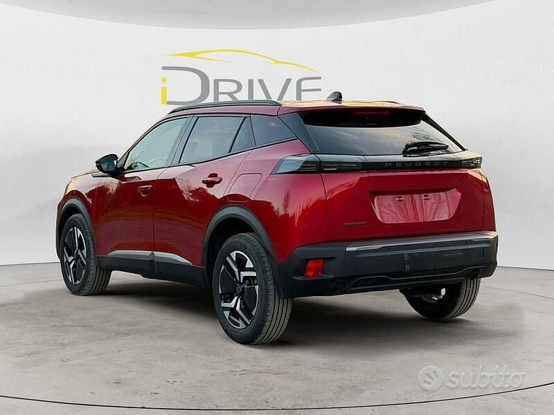 Usata Peugeot 2008 Allure 101 CV (74 kW) 2024 Rosso SUV