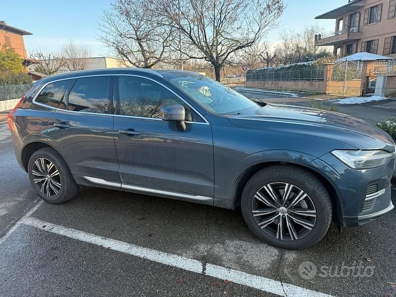 Blu/azzurro Usata 2022 Volvo XC60 Inscription SUV | 35.000 € (Buon prezzo) - Immagine 1/4