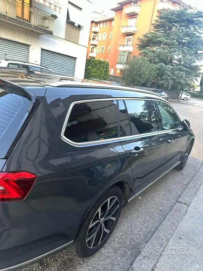 Usata VW Passat 150 CV (110 kW) 2019 Grigio Station wagon