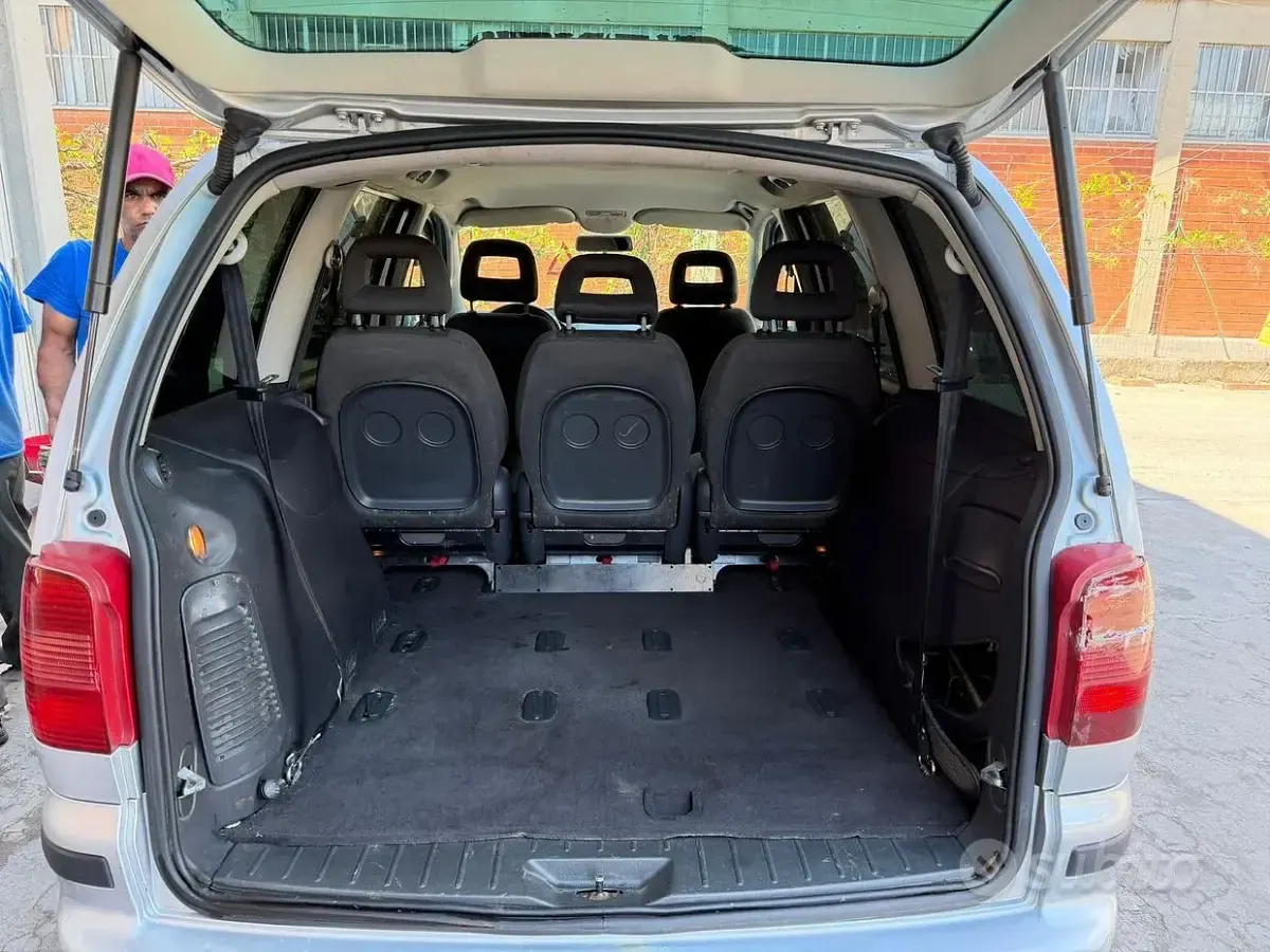Usata Seat Alhambra 130 CV (95 kW) 2003 Grigio Monovolume