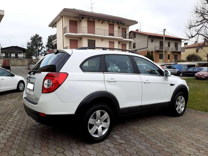 Usata Chevrolet Captiva LT 163 CV (119 kW) 2011 Bianco SUV