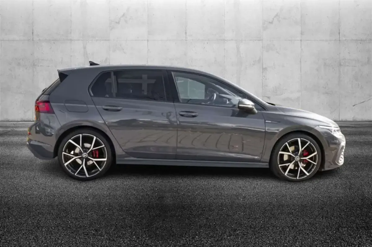 Usata VW Golf VIII GTD 200 CV (147 kW) 2022 Grigio Monovolume