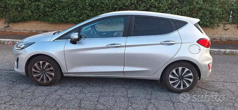 Usata Ford Fiesta 100 CV (73 kW) 2022 Grigio Utilitaria