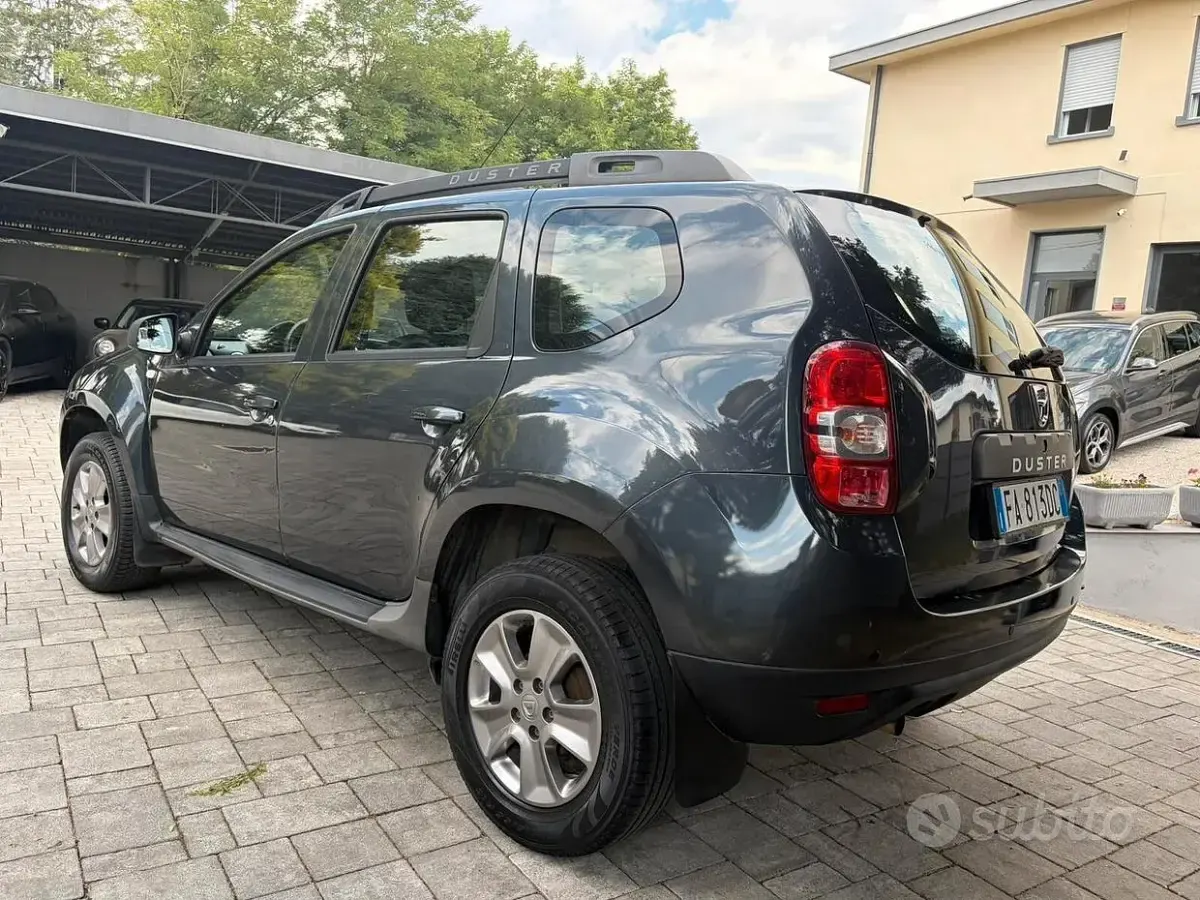 Usata Dacia Duster Prestige 109 CV (80 kW) 2015 Grigio SUV