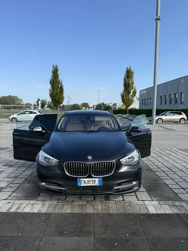 Usata BMW 530 Gran Turismo Comfort Edition 245 CV (180 kW) 2012 Nero Berlina