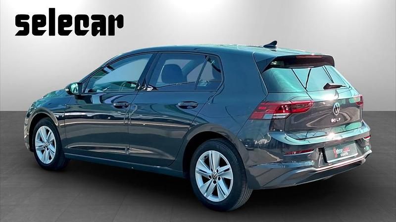 Usata VW Golf VII Life 115 CV (84 kW) 2021 Grigio urano Utilitaria