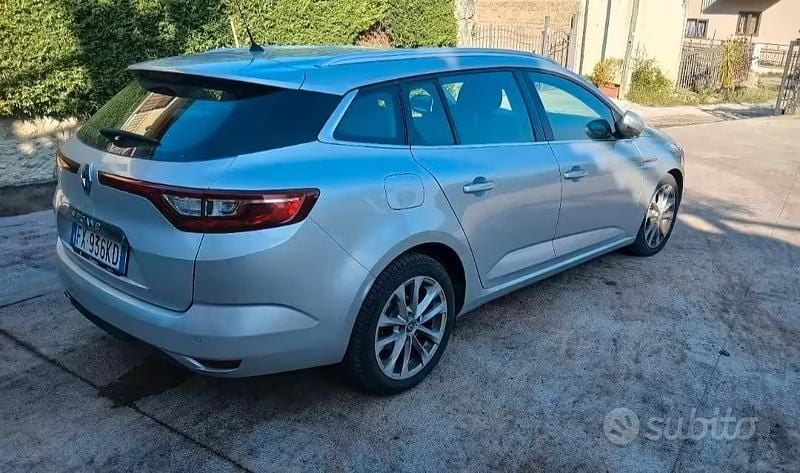 Usata Renault Mégane GrandTour 115 CV (84 kW) 2020 Grigio Station wagon