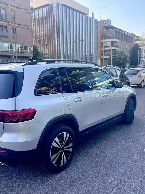 Usata Mercedes GLB200 150 CV (110 kW) 2020 Argento SUV