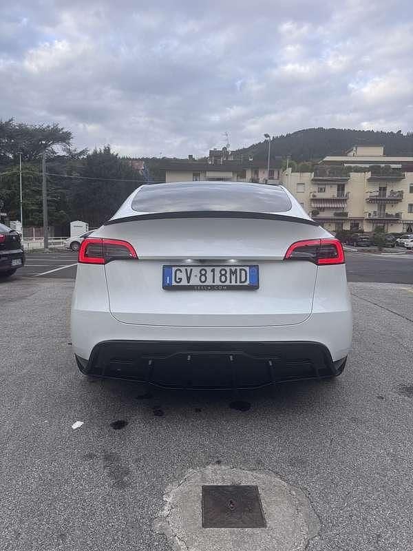 Usata 2024 Tesla Model Y Performance SUV | 44.900 € (Buon prezzo) - Immagine 1/4
