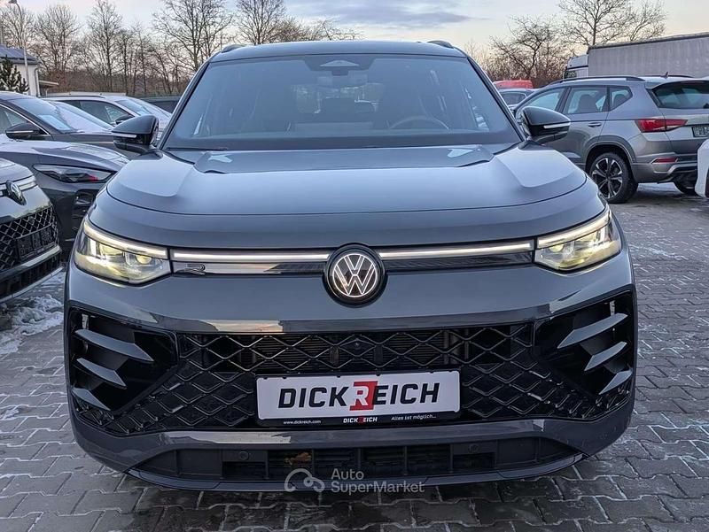 Usado VW Tayron R-line 193 CV (141 kW) 2025 Gris SUV