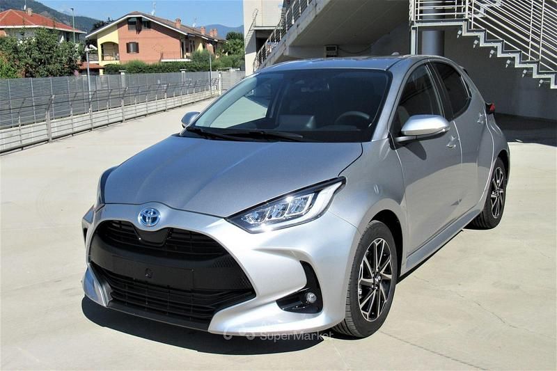 Usata Toyota Yaris Hybrid Trend 116 CV (85 kW) 2022 Argento Berlina