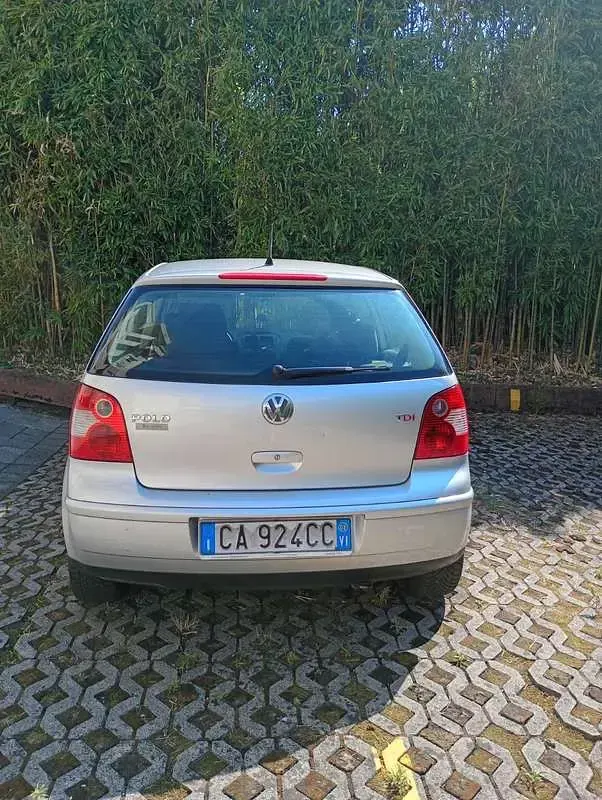 Usata VW Polo Highline 101 CV (74 kW) 2002 Argento Utilitaria