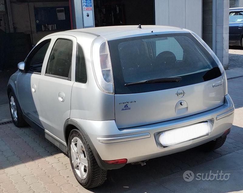 Occasion Opel Corsa 80 ch (58 kW) 2005 Gris Citadine