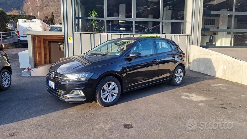 Usata VW Polo Comfortline 80 CV (58 kW) 2018 Nero Utilitaria