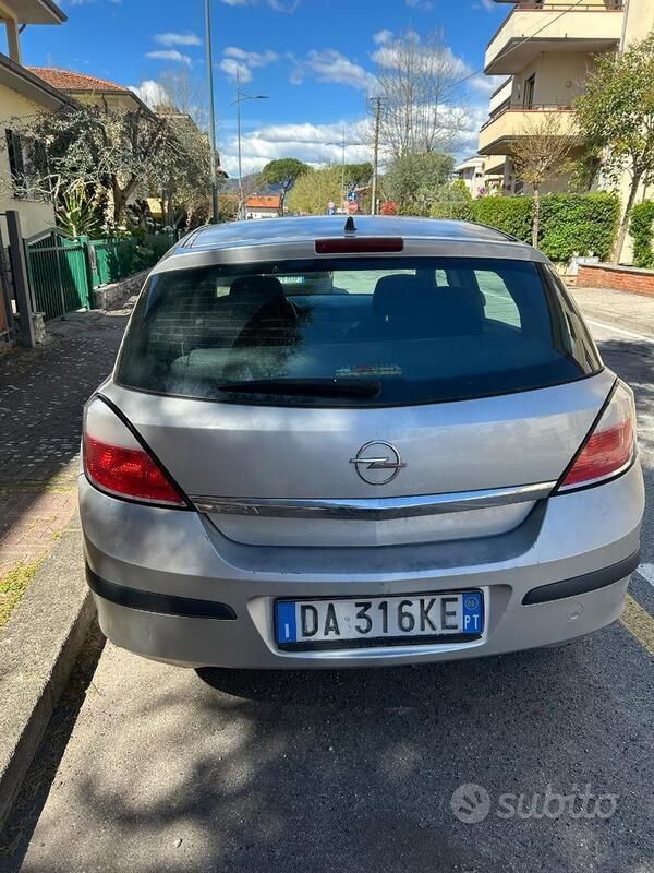 Usata Opel Astra 90 CV (66 kW) 2006 Grigio Utilitaria