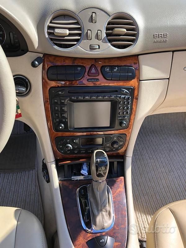 Usata Mercedes CLK320 218 CV (160 kW) 2004 Nero Cabrio