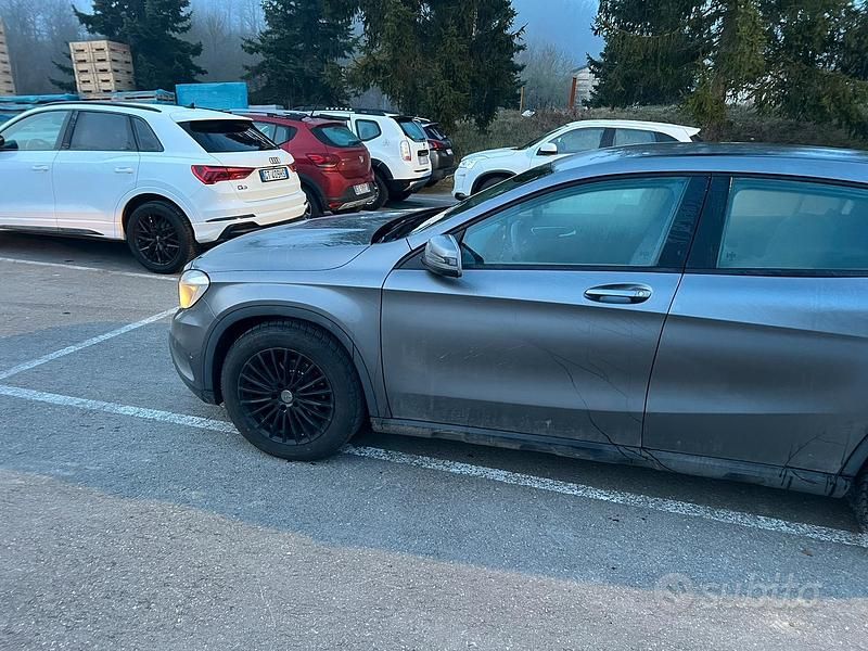 Usata Mercedes GLA180 2016 Grigio SUV