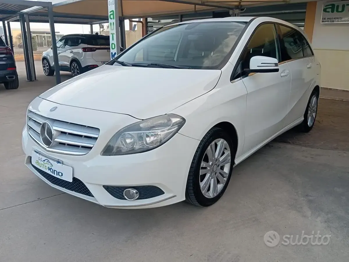 Usata Mercedes B200 Executive 136 CV (100 kW) 2012 Bianco Monovolume