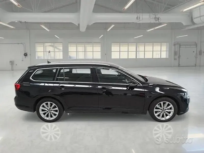 Usata VW Passat Business 150 CV (110 kW) 2022 Nero Station wagon
