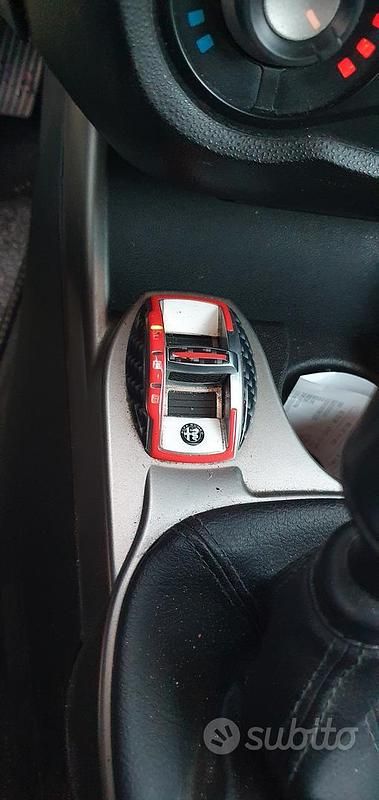 Usata Alfa Romeo MiTo Distinctive 95 CV (69 kW) 2016 Rosso Utilitaria